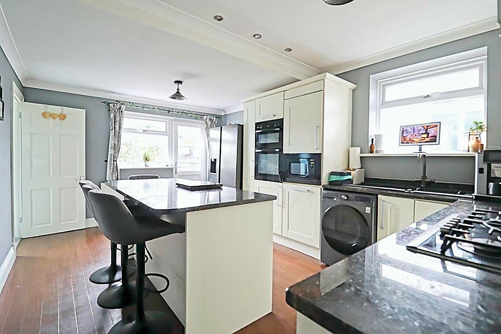 Kitchen / Breakfast