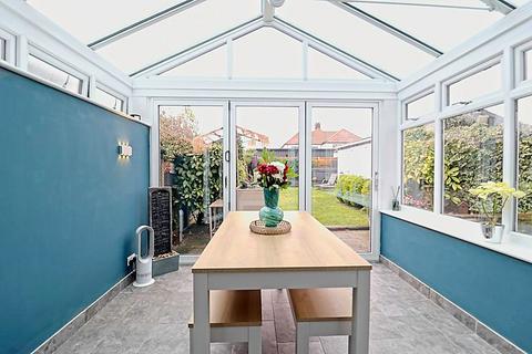 4 bedroom semi-detached house for sale, Strangman Avenue, Benfleet