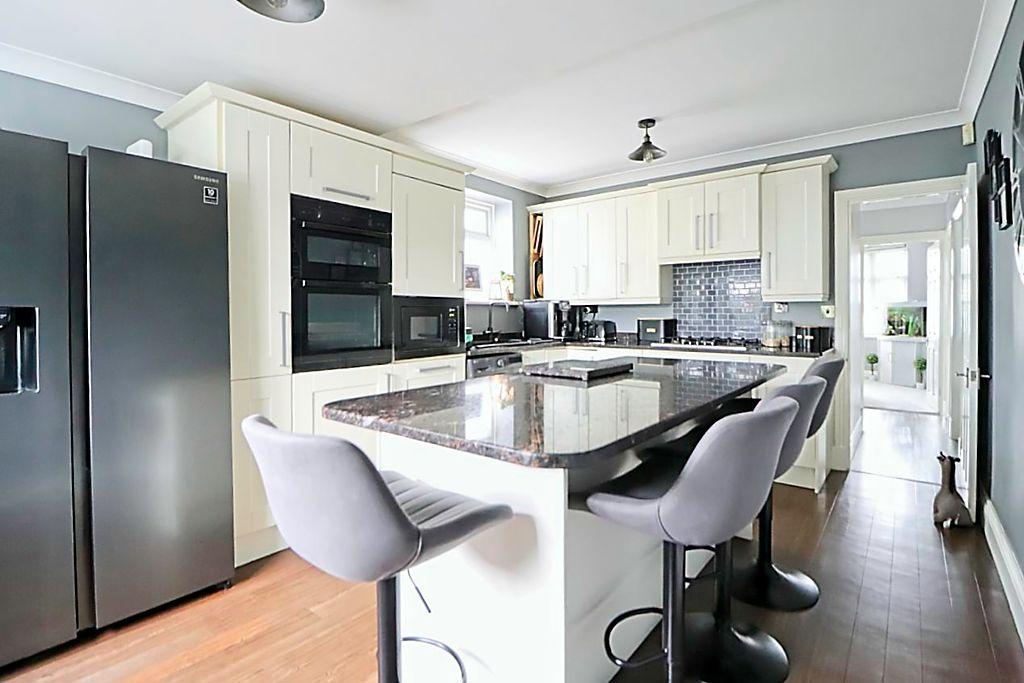 Kitchen / Breakfast