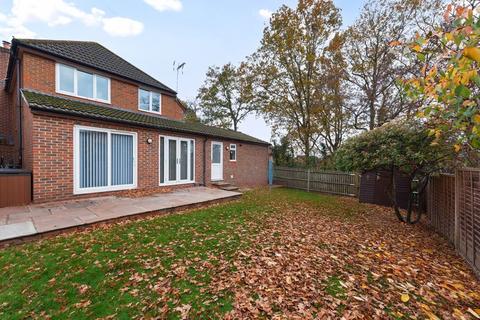 3 bedroom detached house to rent, Foxs Furlong, Basingstoke RG24