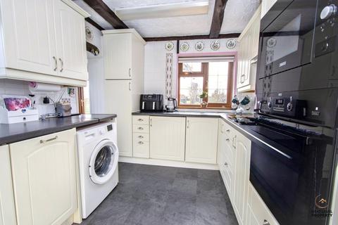 2 bedroom detached house for sale, High Road, Guyhirn, PE13