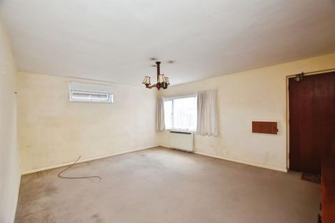 2 bedroom flat for sale, Bouverie Avenue, Harnham *NO ONWARD CHAIN*