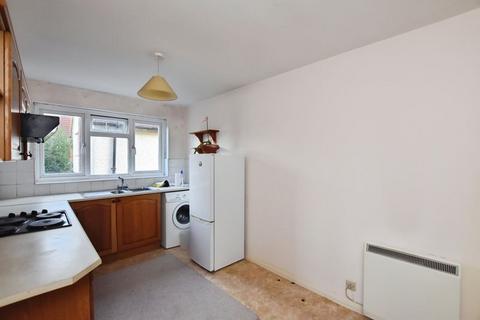 2 bedroom flat for sale, Bouverie Avenue, Harnham *NO ONWARD CHAIN*