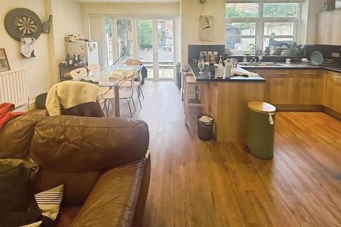 6 bedroom semi-detached house to rent, Old Lansdowne Road, Manchester, Greater Manchester, M20