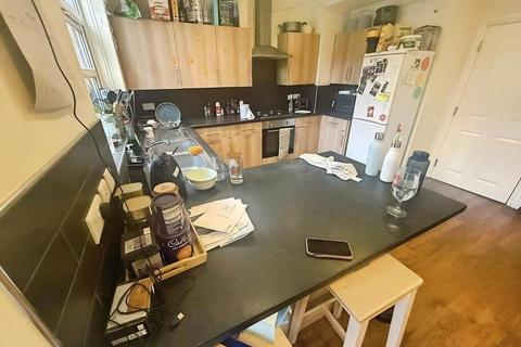 6 bedroom semi-detached house to rent, Old Lansdowne Road, Manchester, Greater Manchester, M20