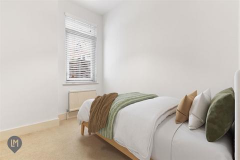 2 bedroom maisonette to rent, Astonville Street, London