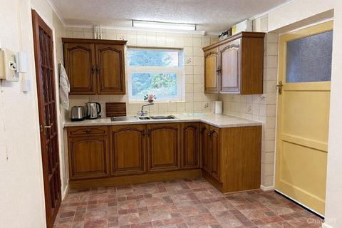 2 bedroom semi-detached house for sale, The Close, Pershore