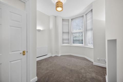 2 bedroom property to rent, Waverley Road, Southsea