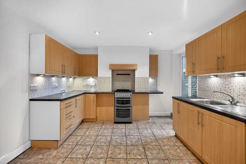 2 bedroom property to rent, Waverley Road, Southsea