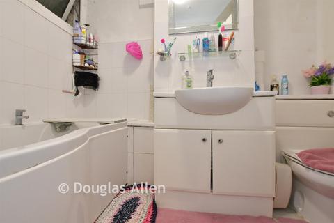 2 bedroom ground floor maisonette for sale, Woodford Green, Woodford Green, Essex