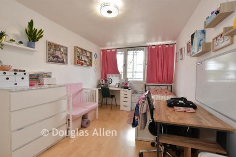 Ray Lodge Road, Woodford Green, Essex