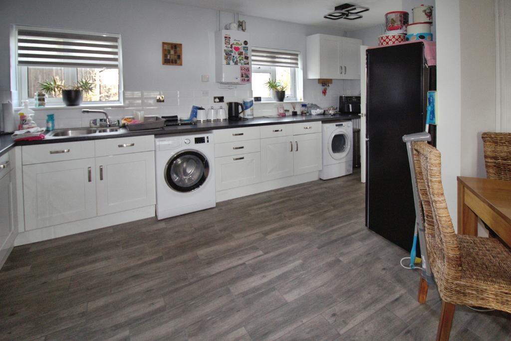 Kitchen Dining Area