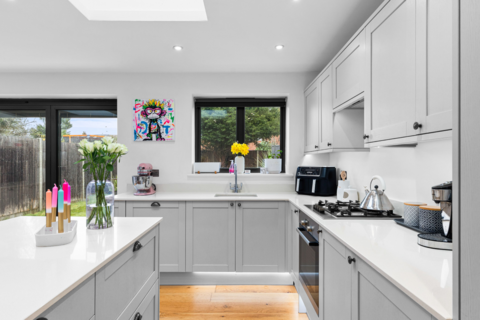 3 bedroom end of terrace house for sale, Acres Gardens, Tadworth KT20