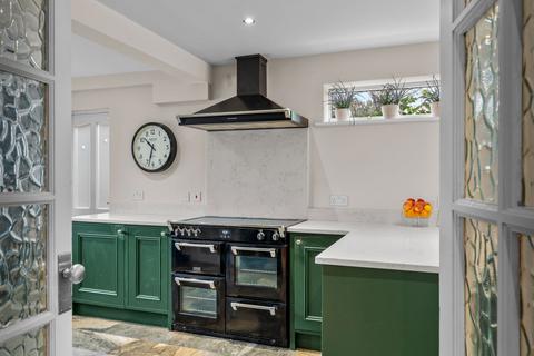 undefined, Smithy Close, Tadworth KT20
