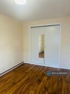 2 bedroom flat to rent, Quilter Close, Luton, LU3