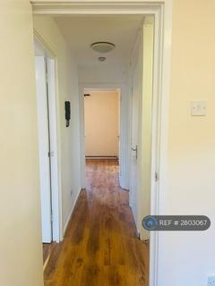 2 bedroom flat to rent, Quilter Close, Luton, LU3