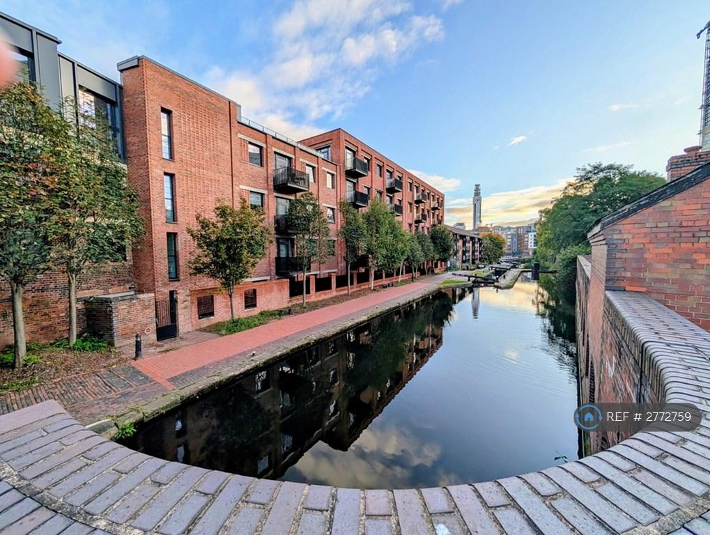 Canal Living