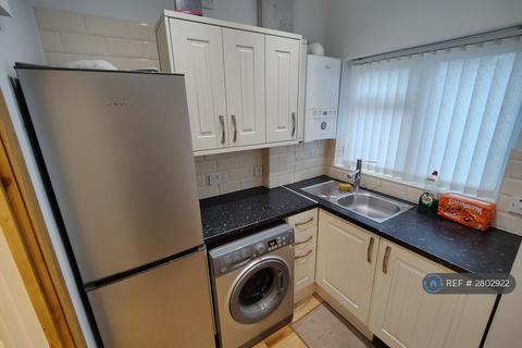 2 bedroom semi-detached house to rent, Tansey Green Road, Brierley Hill, DY5