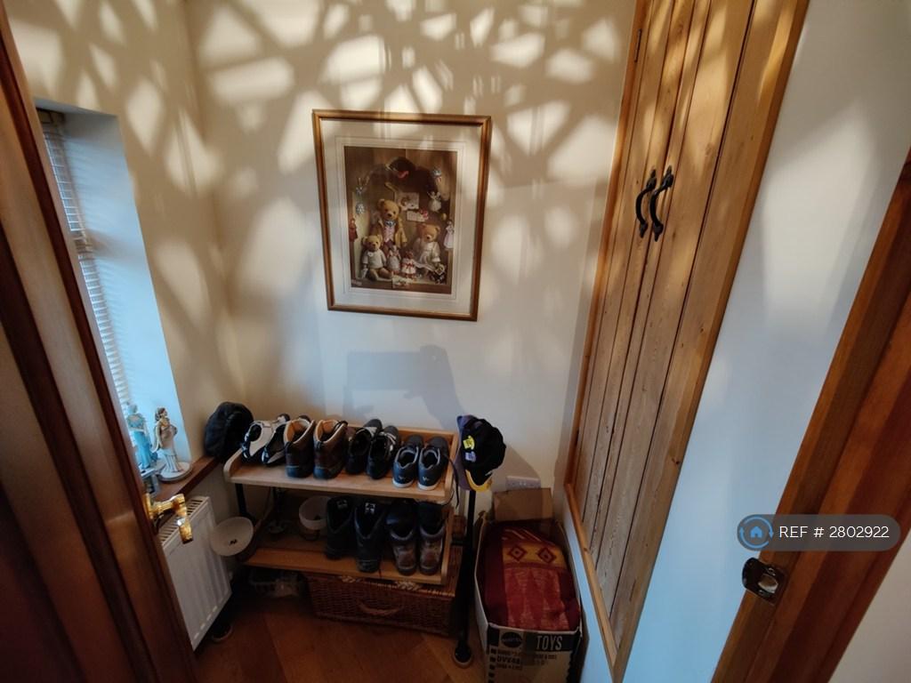 Master Bedroom Walk In Wardrobe Area