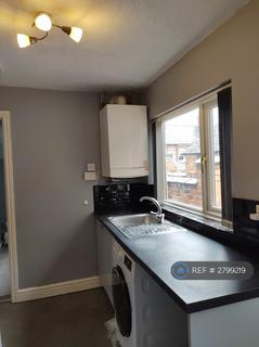 3 bedroom terraced house to rent, London Road, Stoke-On-Trent, ST4