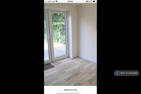 3 bedroom semi-detached house to rent, Nash Drive, Wellington, TA21