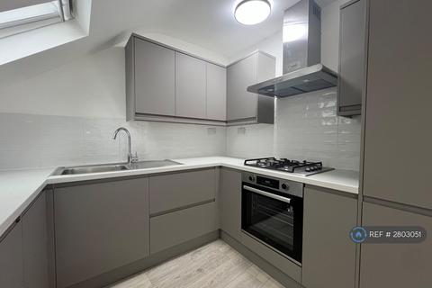 3 bedroom maisonette to rent, Crown Street, Reading, RG1