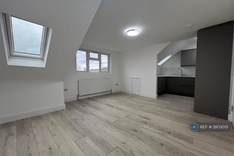 3 bedroom maisonette to rent, Crown Street, Reading, RG1