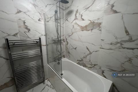 3 bedroom maisonette to rent, Crown Street, Reading, RG1