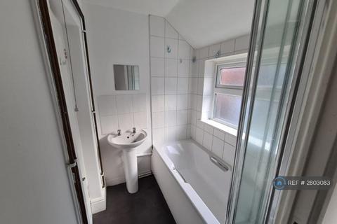 3 bedroom terraced house to rent, Digby Street, Kettering, NN16