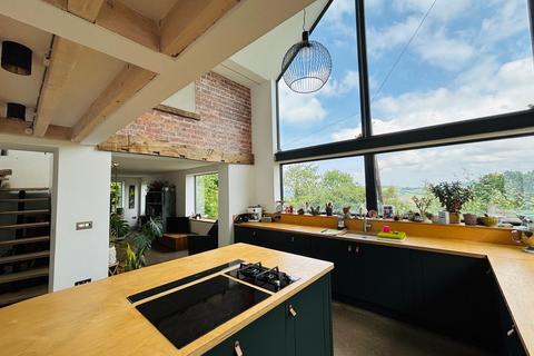 undefined, Edge Hill, Cwmcarvan