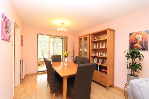 undefined, Petersham Close, Newport Pagnell, Buckinghamshire, MK16