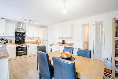 undefined, Marjorie Close, Aylesbury