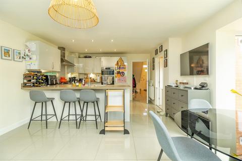 5 bedroom detached house for sale, Burgess Avenue, Eaton Leys, Milton Keynes