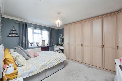 4 bedroom detached house for sale, Coldharbour Lane, Bushey