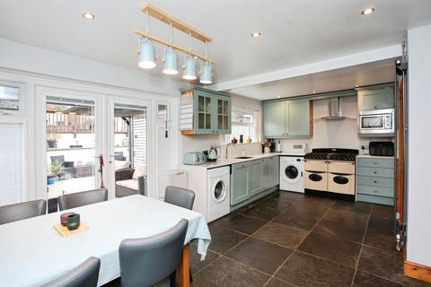 undefined, Pen-y-Dre, CAERPHILLY