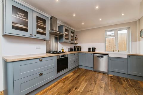 4 bedroom detached house for sale, Musbury Road, Axminster
