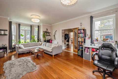 3 bedroom character property for sale, Coltishall Road, Buxton, Norwich