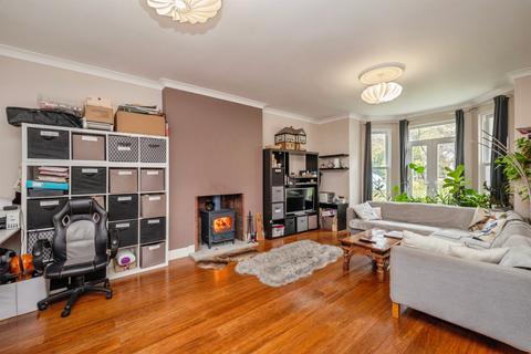 3 bedroom character property for sale, Coltishall Road, Buxton, Norwich