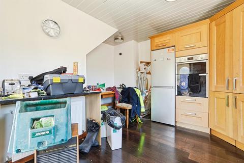 3 bedroom end of terrace house for sale, Springfield Road, Shipley BD17