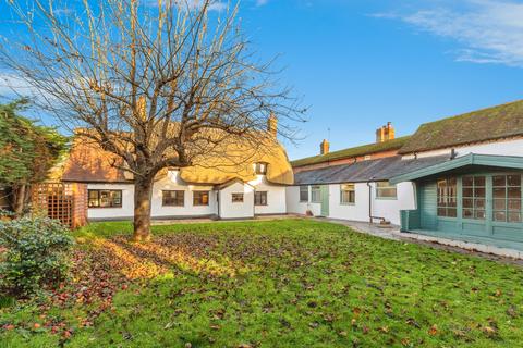 2 bedroom character property for sale, Bishopstone, Aylesbury