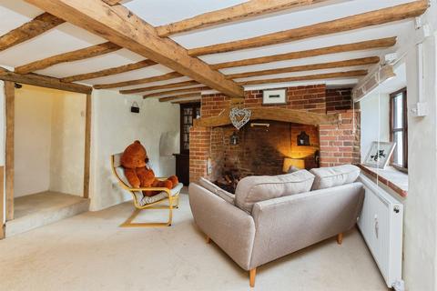 2 bedroom character property for sale, Bishopstone, Aylesbury