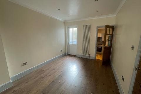 3 bedroom terraced house for sale, Stanley Street, Bedford