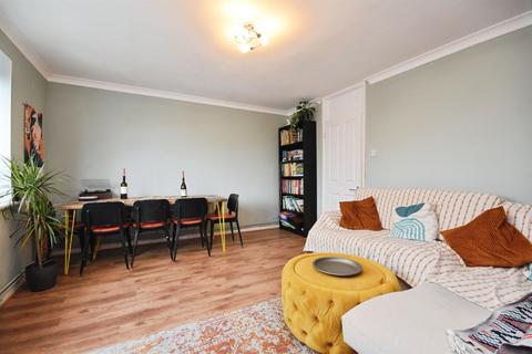 2 bedroom apartment for sale, Crow Green Road, Pilgrims Hatch, Brentwood