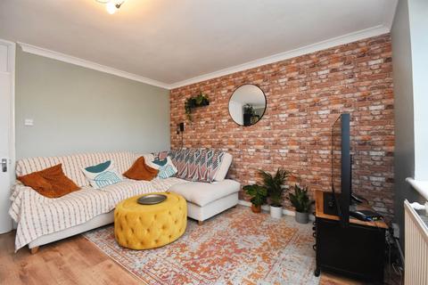 2 bedroom apartment for sale, Crow Green Road, Pilgrims Hatch, Brentwood