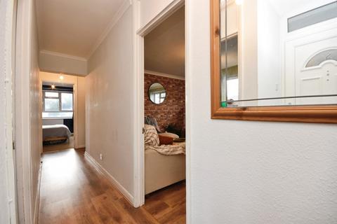 2 bedroom apartment for sale, Crow Green Road, Pilgrims Hatch, Brentwood