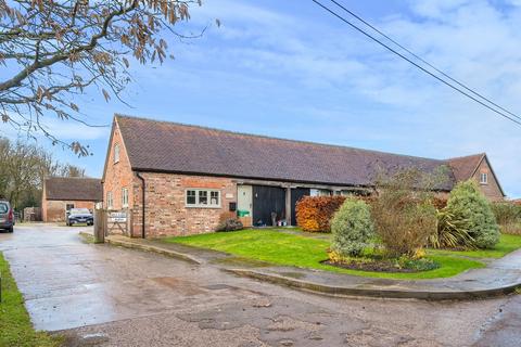 undefined, Hill Farm Barns, Whipsnade, Dunstable