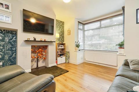 3 bedroom semi-detached house for sale, Longwood Avenue, Bingley BD16