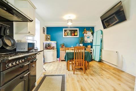3 bedroom semi-detached house for sale, Longwood Avenue, Bingley BD16
