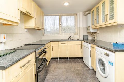 3 bedroom terraced house for sale, Nevis Grove, Bletchley, Milton Keynes