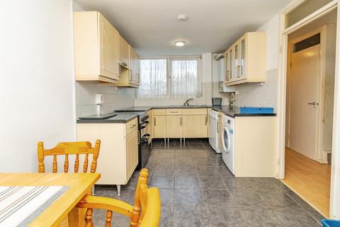 3 bedroom terraced house for sale, Nevis Grove, Bletchley, Milton Keynes